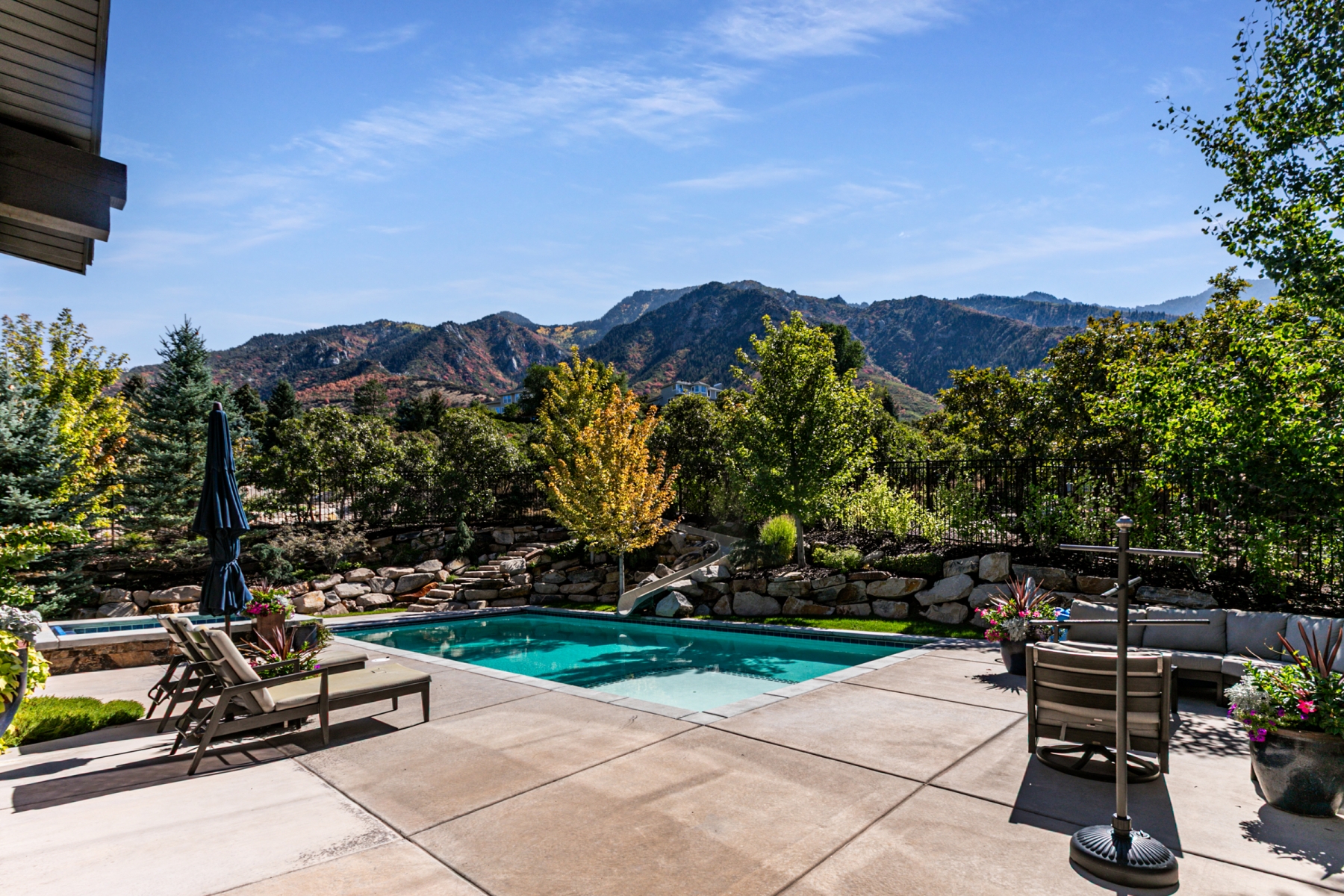 DIMPLE DELL | SANDY Custom Home